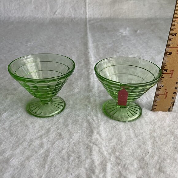 Uranium Glass UV Glowing 3” Green Vintage Sherbet Dish Block Optic Pattern FLAW - Picture 4 of 12